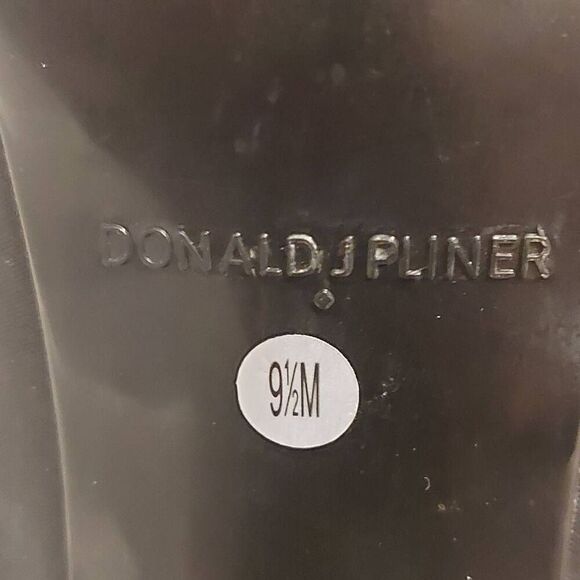 Donald Pliner Heyde Black Heels size 9.5 - Picture 8 of 8